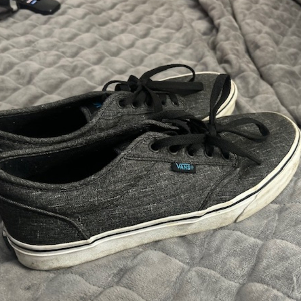 Vans - Picture 2 of 2